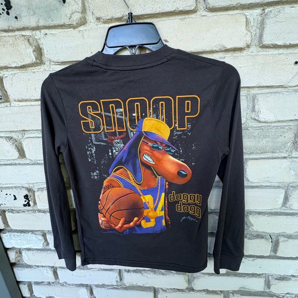 abercrombie kids Brown Long-Sleeve Tee with Snoop Dogg Graphic with basketball